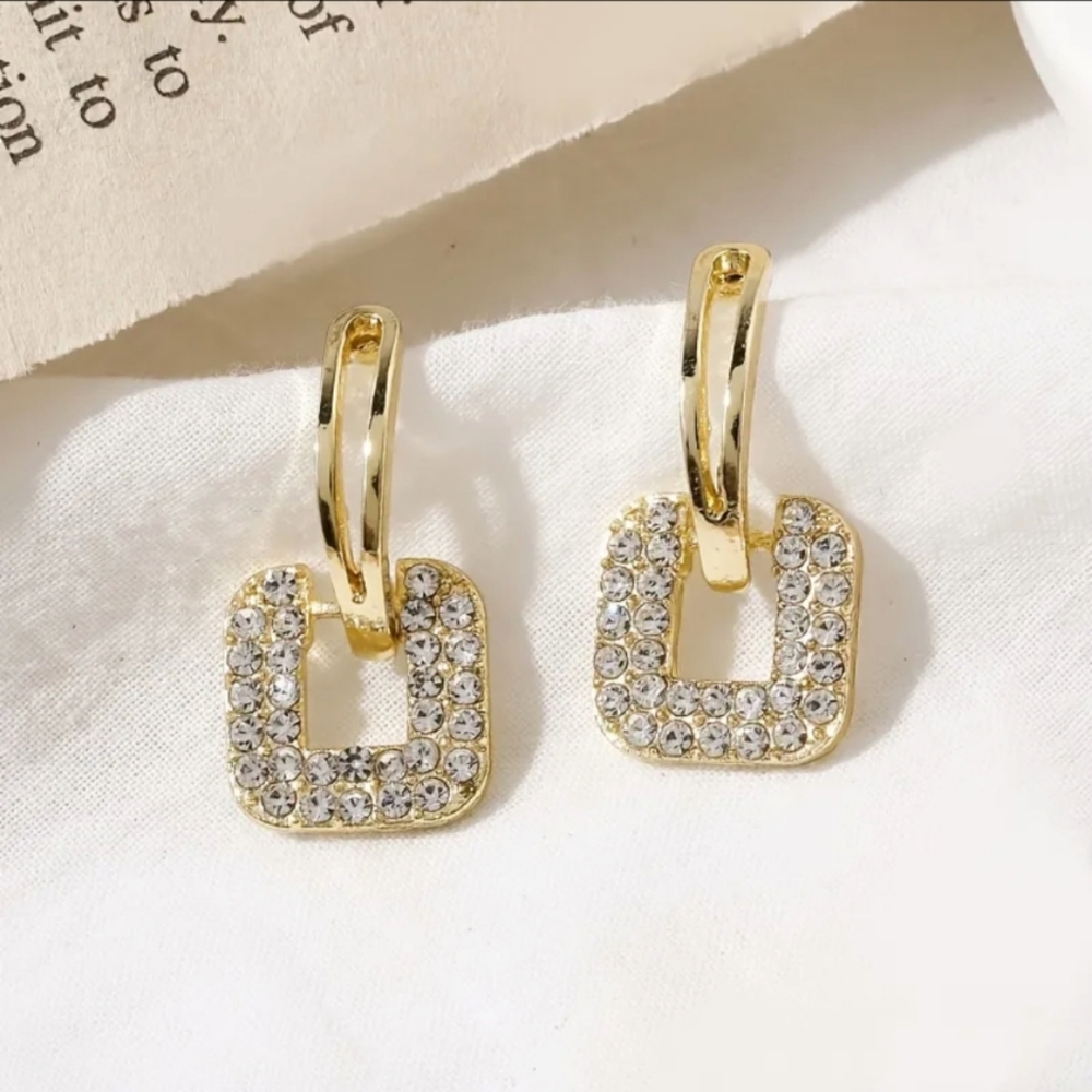 Take 50% off! Golden drop dangle earrings with rhinestones - Picture 3 of 4